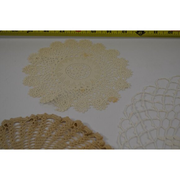 Hand Crocheted Doily Lot Vtg Round Wedding Table Country Tea Party Lacy Elegant - Picture 6 of 11